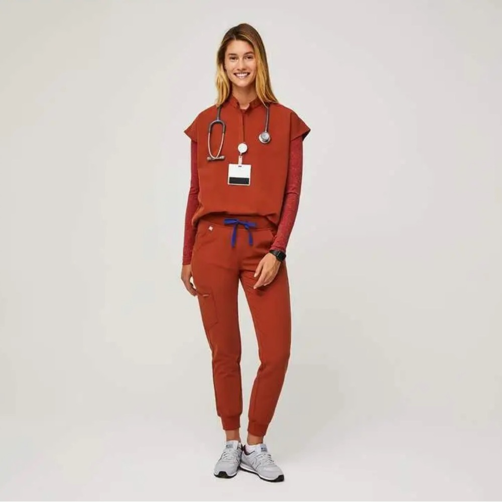 FIGS XS Auburn Scrub Set Rafaela Top and Joggers